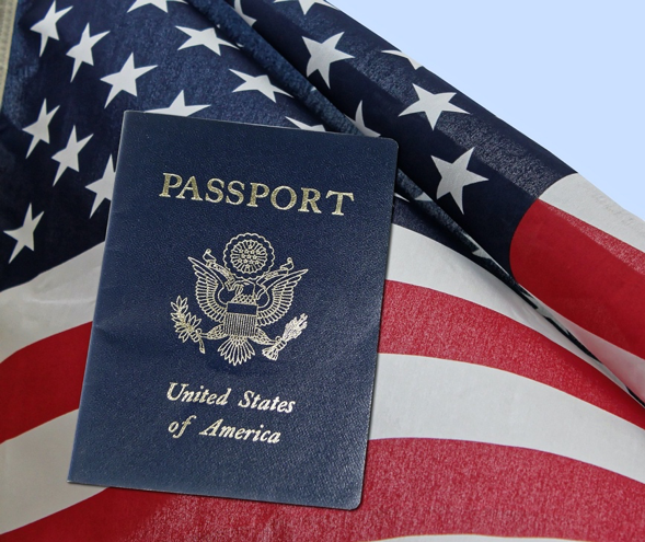 拿到美国绿卡就是美国公民吗？